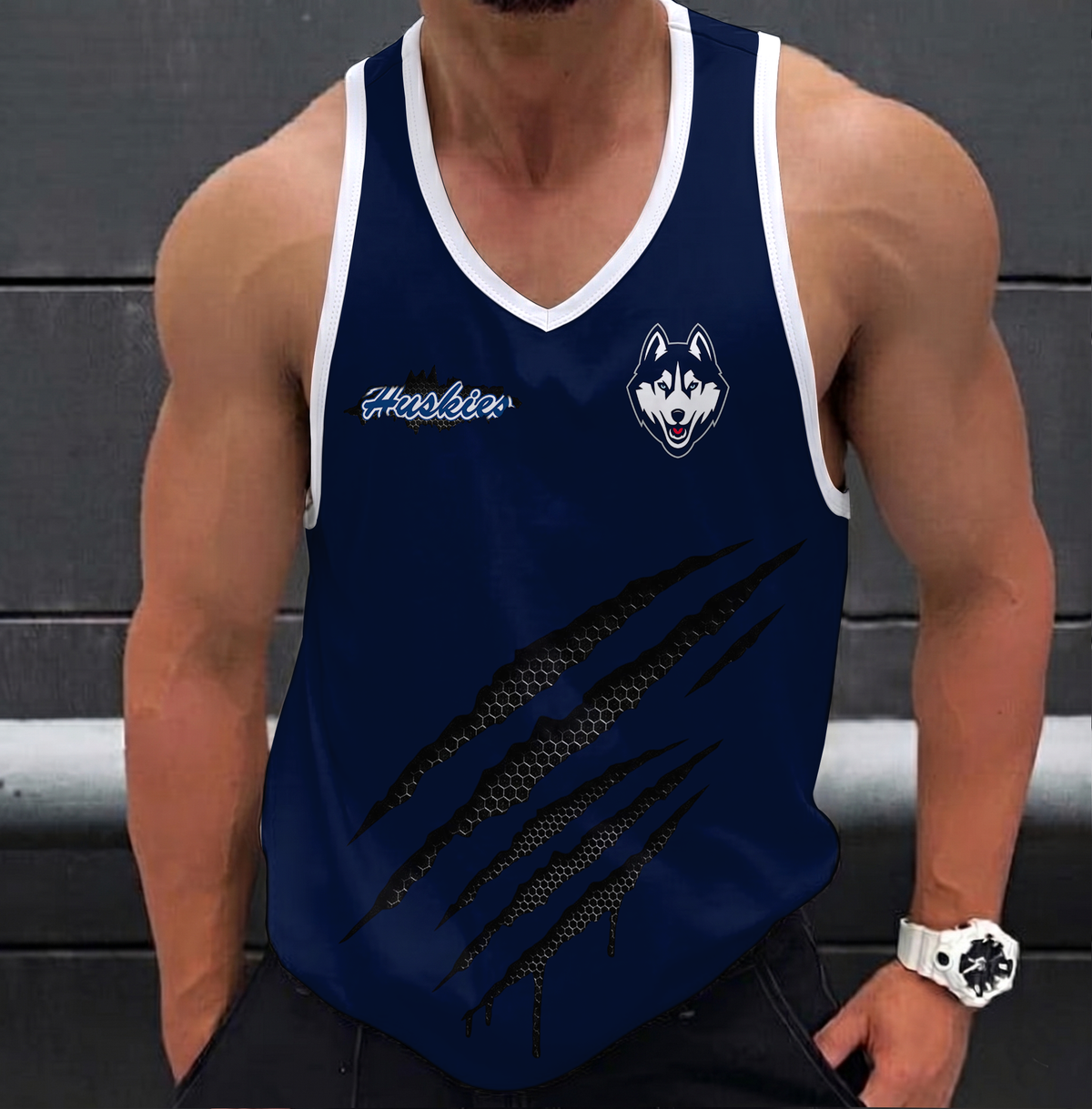 ELITE EDITION - NEW CUSTOMIZED NCAA CFH07 UCH UCONN HUSKIES UNISEX TANK TOP